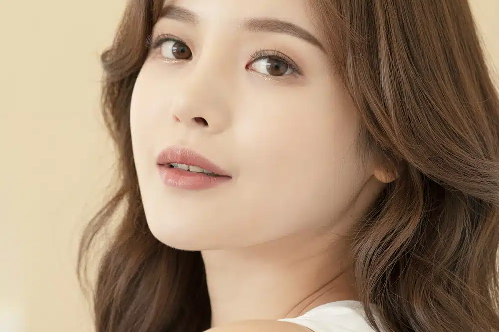 ハイブリットフェイスリフトを受けた女性